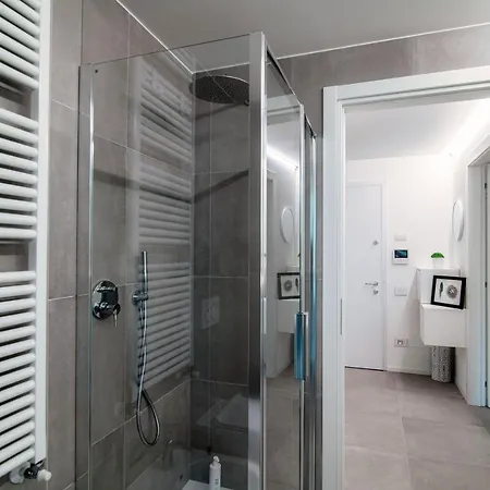 Apartman My Venini - By Myhomeincomo Como